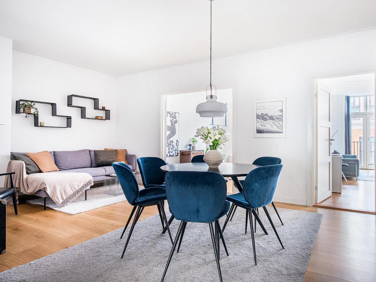Sanders Leaves - Chic Three-Bedroom Apartment In Downtown 哥本哈根 外观 照片