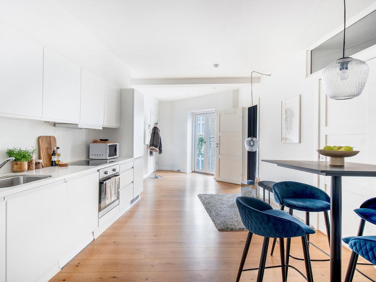Sanders Leaves - Chic Three-Bedroom Apartment In Downtown 哥本哈根 外观 照片