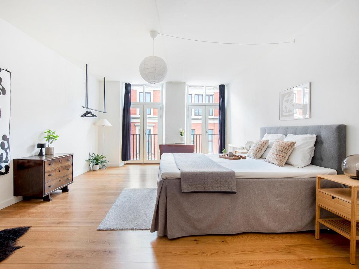 Sanders Leaves - Chic Three-Bedroom Apartment In Downtown 哥本哈根 外观 照片